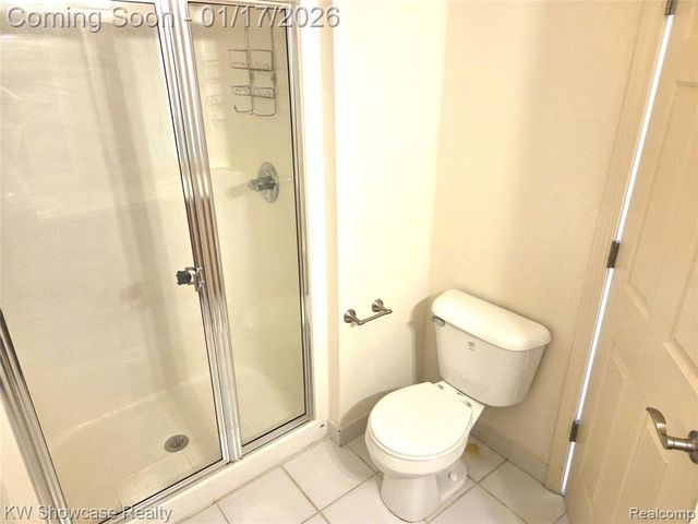 29538 Woodpark Circle, Warren, MI 48092