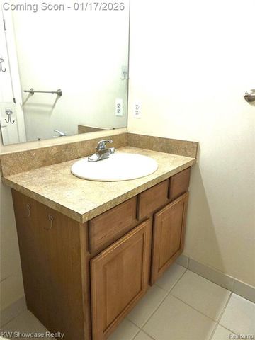 29538 Woodpark Circle, Warren, MI 48092