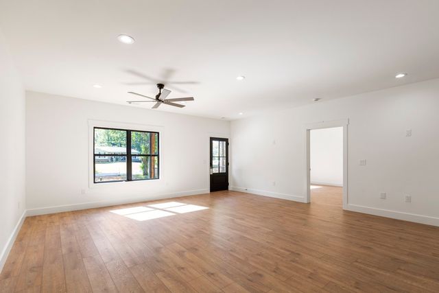 906 Fairfield Drive, Seneca, SC 29678