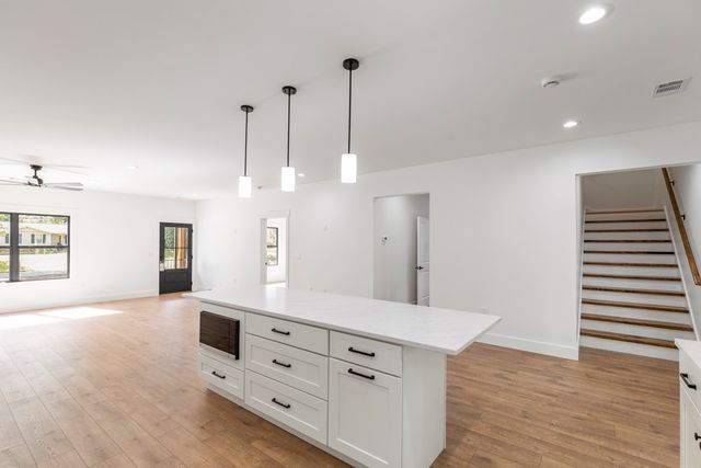 906 Fairfield Drive, Seneca, SC 29678