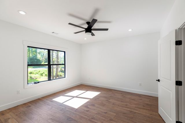 906 Fairfield Drive, Seneca, SC 29678