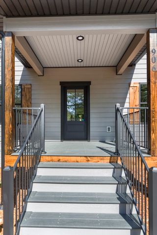 906 Fairfield Drive, Seneca, SC 29678
