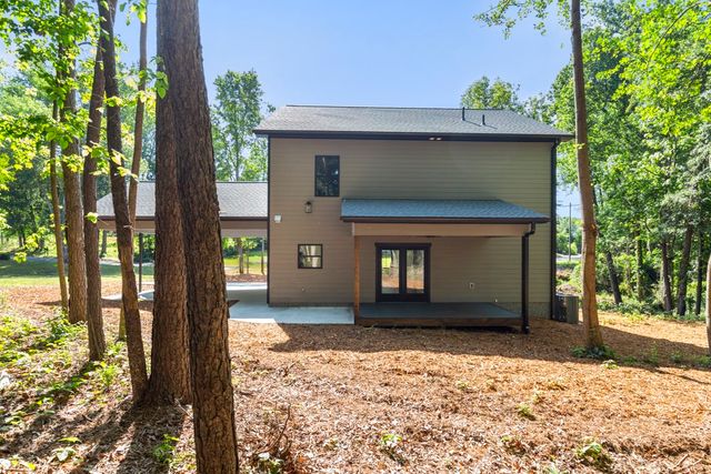 906 Fairfield Drive, Seneca, SC 29678
