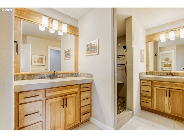 8625 N ENDICOTT Ave, Portland, OR 97217