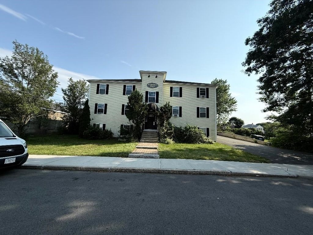 111 Lancaster 4, Quincy, MA 02169