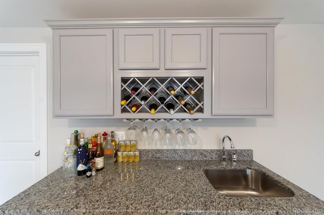 1925 Egret Pointe, Genoa Township, MI 48843