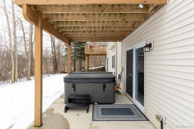 1925 Egret Pointe, Genoa Township, MI 48843