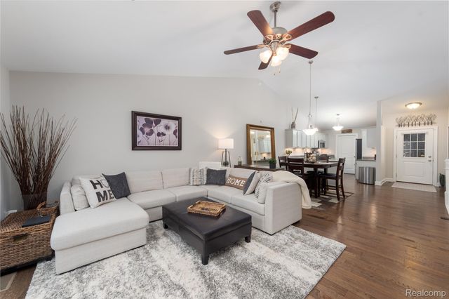 1925 Egret Pointe, Genoa Township, MI 48843