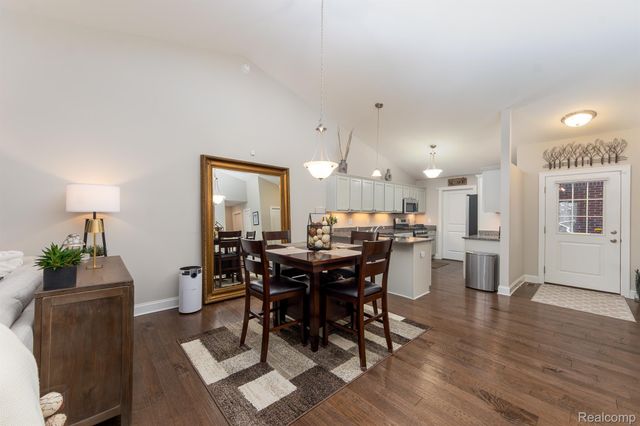 1925 Egret Pointe, Genoa Township, MI 48843