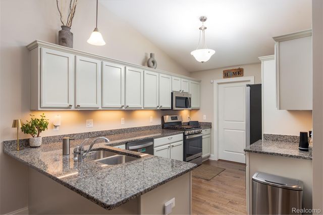 1925 Egret Pointe, Genoa Township, MI 48843