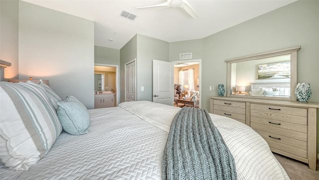 17600 OPAL SAND DRIVE 301, Venice, FL 34293