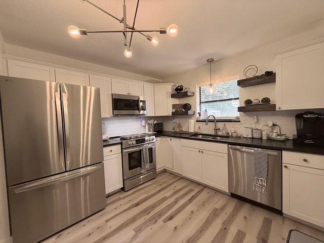 121 Ace Ranch Rd, Kerrville, TX 78028