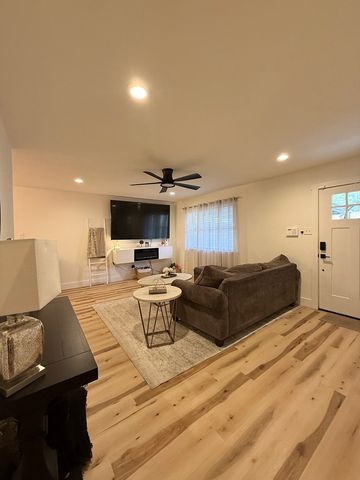 121 Ace Ranch Rd, Kerrville, TX 78028