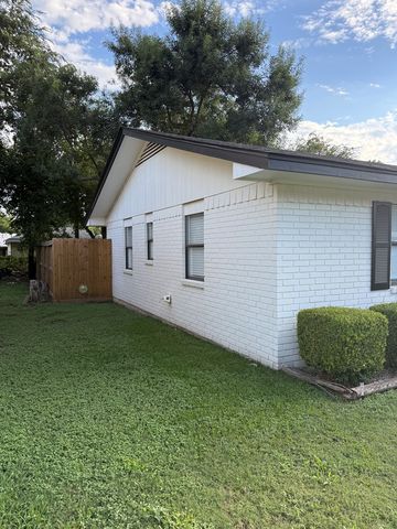121 Ace Ranch Rd, Kerrville, TX 78028