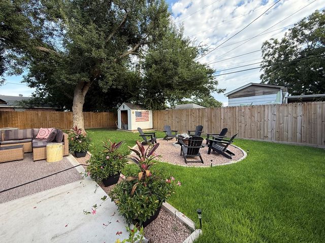 121 Ace Ranch Rd, Kerrville, TX 78028