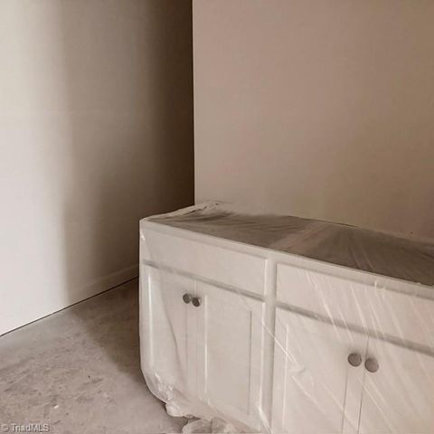 404 Beeson Court, Clemmons, NC 27012