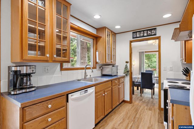 1996 Roberta Av S, Salem, OR 97302