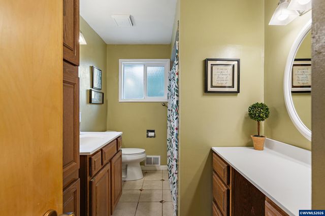 1996 Roberta Av S, Salem, OR 97302