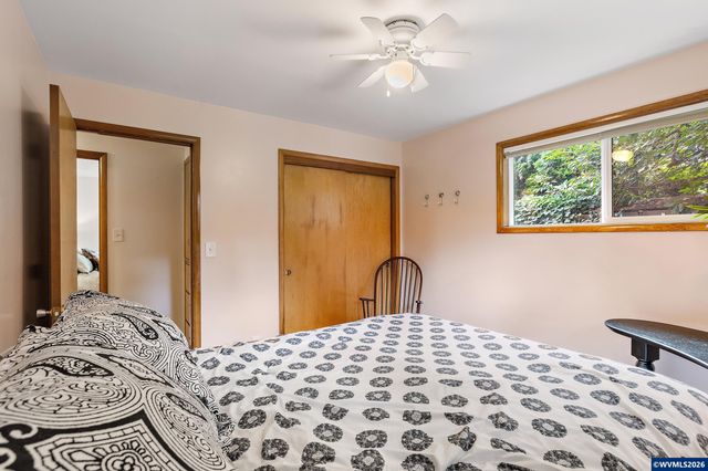 1996 Roberta Av S, Salem, OR 97302