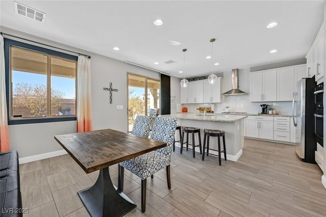 8655 Rori Springs Street, Las Vegas, NV 89178