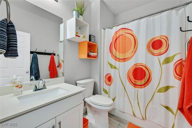 8655 Rori Springs Street, Las Vegas, NV 89178