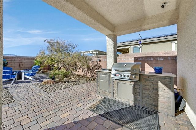 8655 Rori Springs Street, Las Vegas, NV 89178