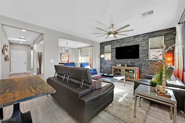 8655 Rori Springs Street, Las Vegas, NV 89178