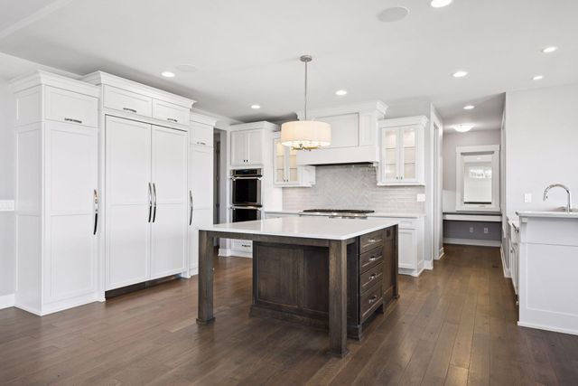 726 Woodland Hill Court, Medina, MN 55340