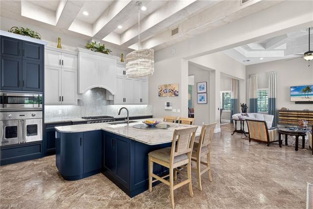 628 VENEZIA GRANDE DR, Naples, FL 34119