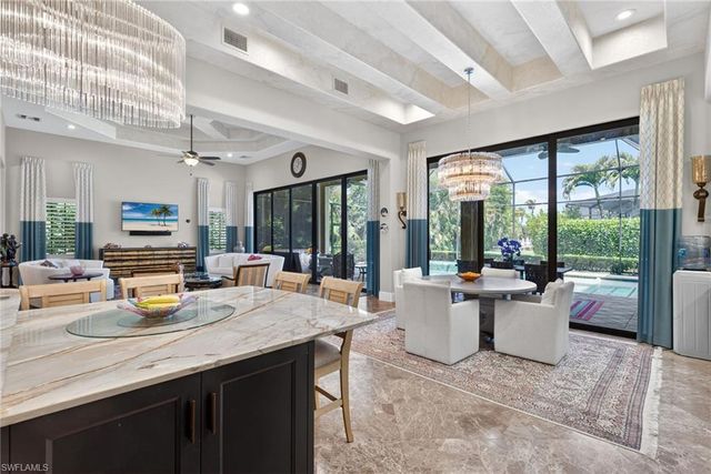 628 VENEZIA GRANDE DR, Naples, FL 34119