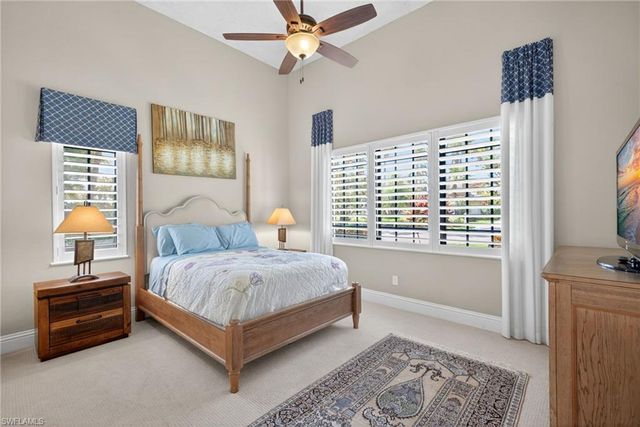 628 VENEZIA GRANDE DR, Naples, FL 34119