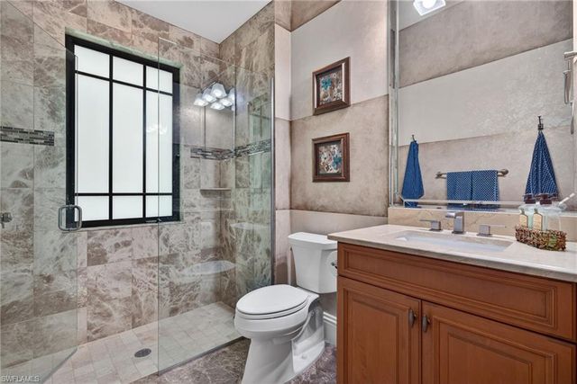 628 VENEZIA GRANDE DR, Naples, FL 34119