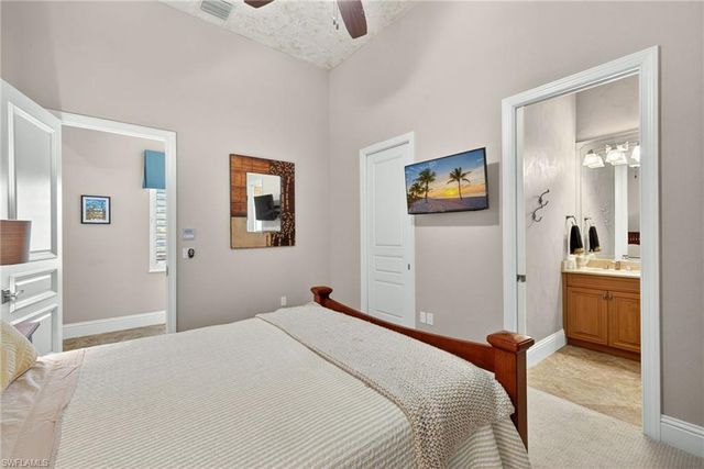 628 VENEZIA GRANDE DR, Naples, FL 34119