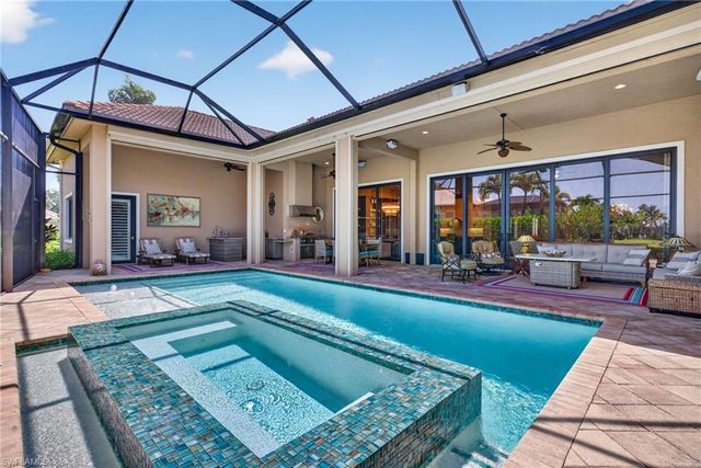 628 VENEZIA GRANDE DR, Naples, FL 34119