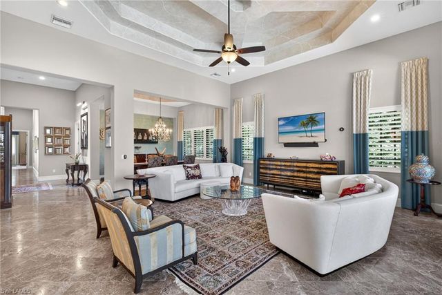 628 VENEZIA GRANDE DR, Naples, FL 34119