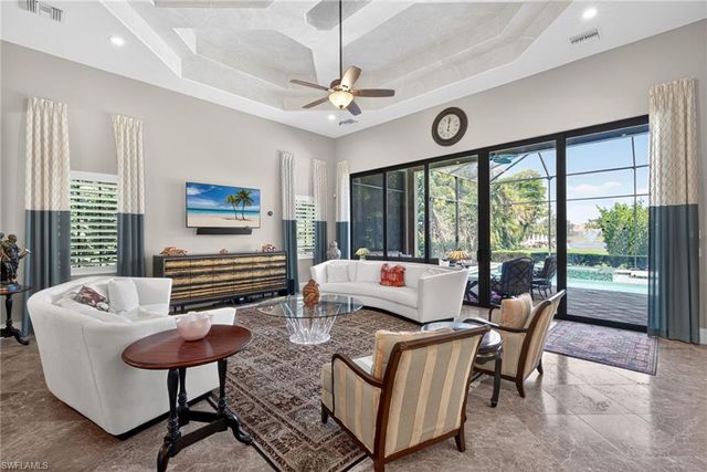 628 VENEZIA GRANDE DR, Naples, FL 34119