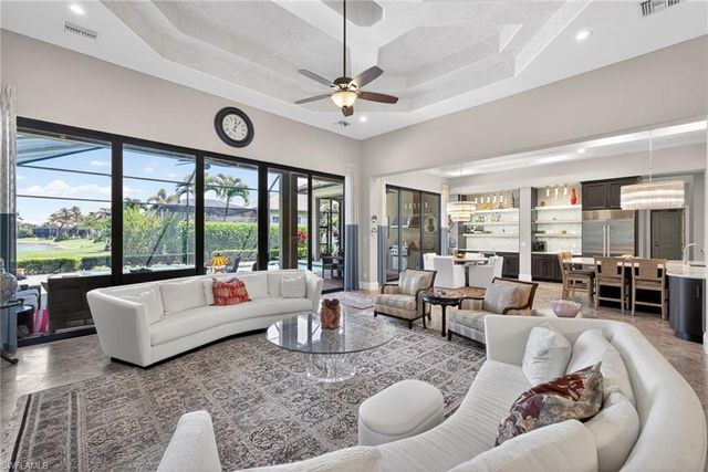 628 VENEZIA GRANDE DR, Naples, FL 34119