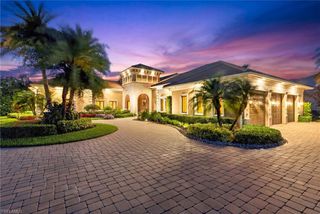 628 VENEZIA GRANDE DR, Naples, FL 34119
