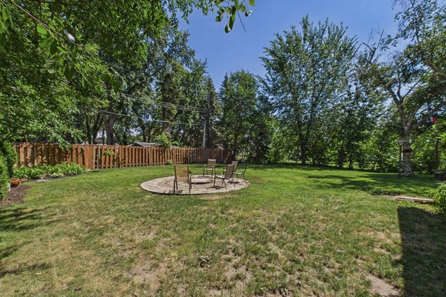 7016 Colorado Avenue N, Brooklyn Park, MN 55429
