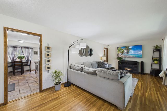 7016 Colorado Avenue N, Brooklyn Park, MN 55429