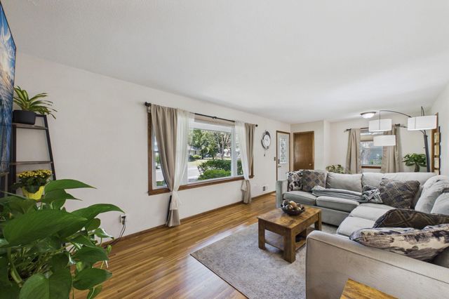 7016 Colorado Avenue N, Brooklyn Park, MN 55429