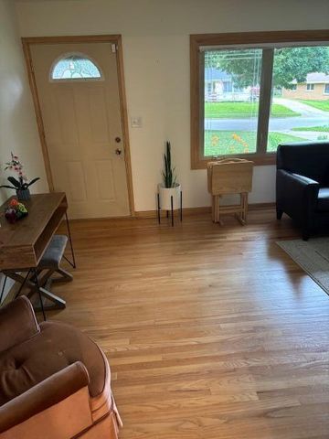 7233 Enfield AVENUE, Milwaukee, WI 53219