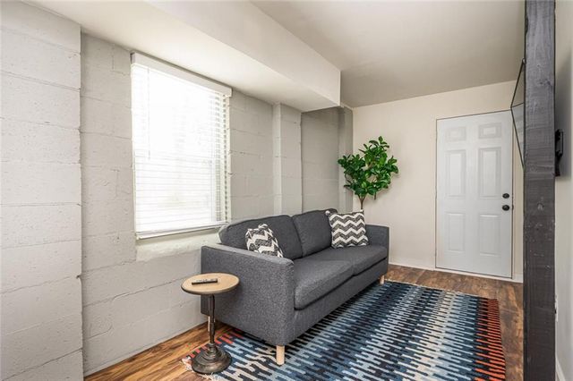 3154 NW Oakcliff Road NW, Atlanta, GA 30311