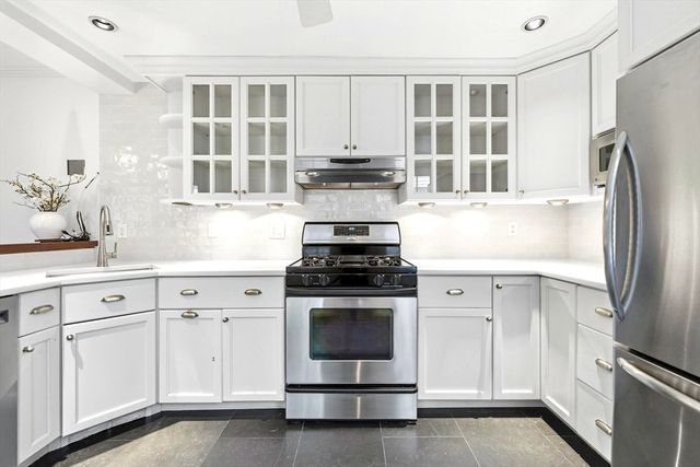 64 Pearl St 00, Boston, MA 02129