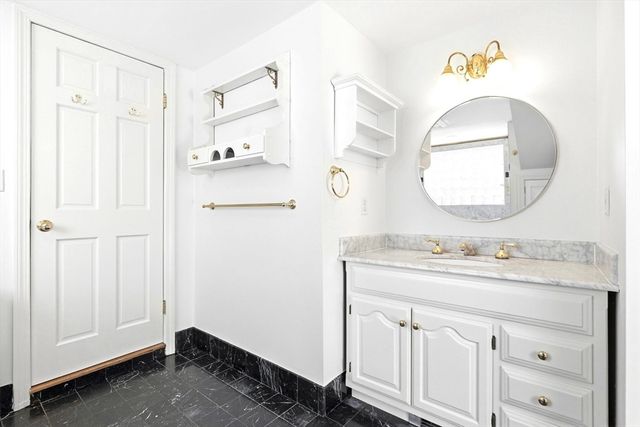 64 Pearl St 00, Boston, MA 02129