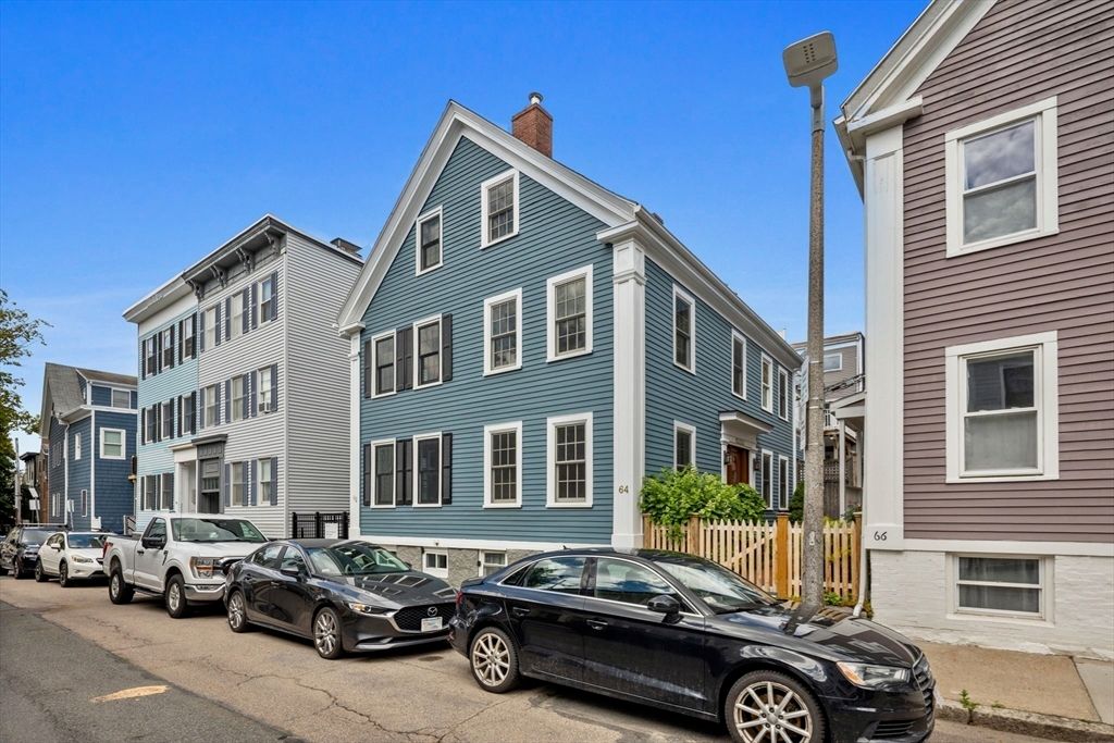 64 Pearl St 00, Boston, MA 02129