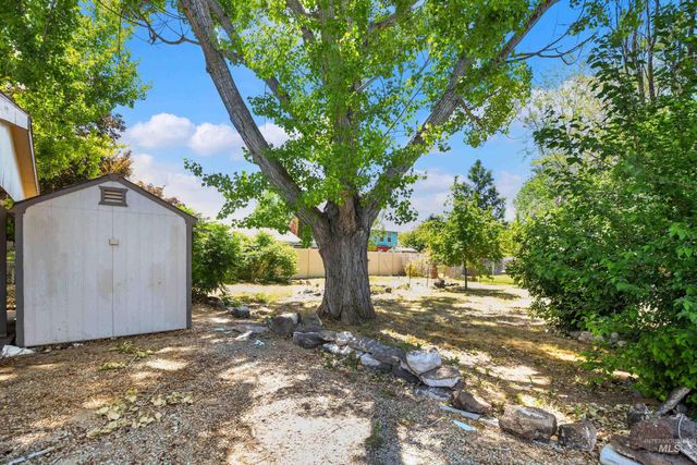 1107 Lake Lowell Avenue, Nampa, ID 83686