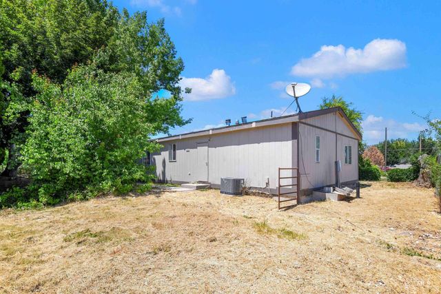 1107 Lake Lowell Avenue, Nampa, ID 83686