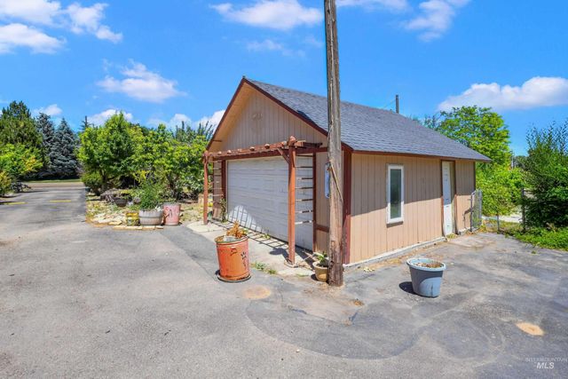 1107 Lake Lowell Avenue, Nampa, ID 83686