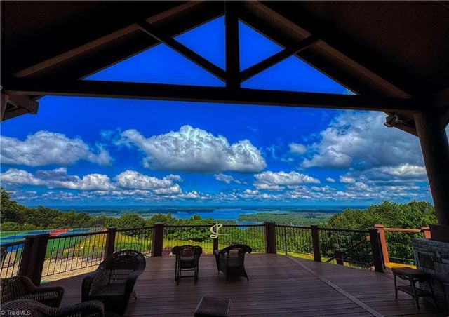 618 Rocky Cove Lane, Denton, NC 27239